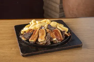 Carne de Sol com Queijo Coalho e Aipim Frito